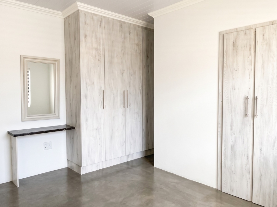 To Let 3 Bedroom Property for Rent in Golden Mile Western Cape